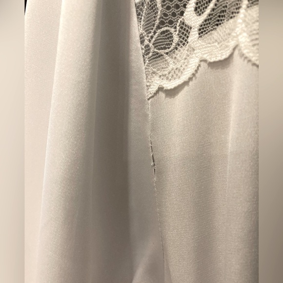 La Senza satin kimono robe with lace - Picture 6 of 8